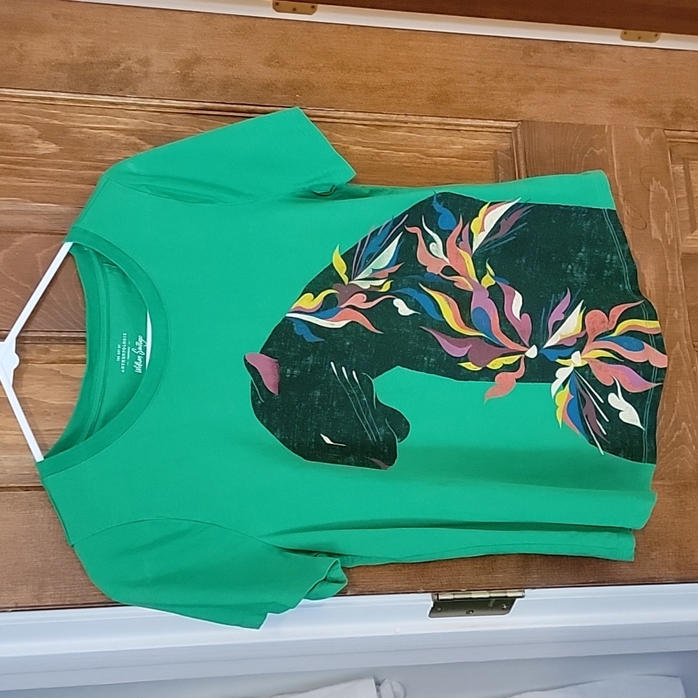 Womens green panther t shirt, William santiago